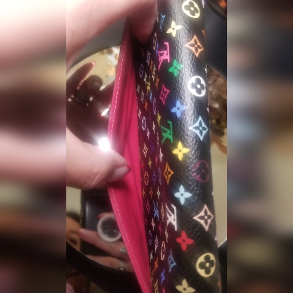 Louis Vuitton Takashi Murakami Sarah Wallet & COA - Picture 13 of 15